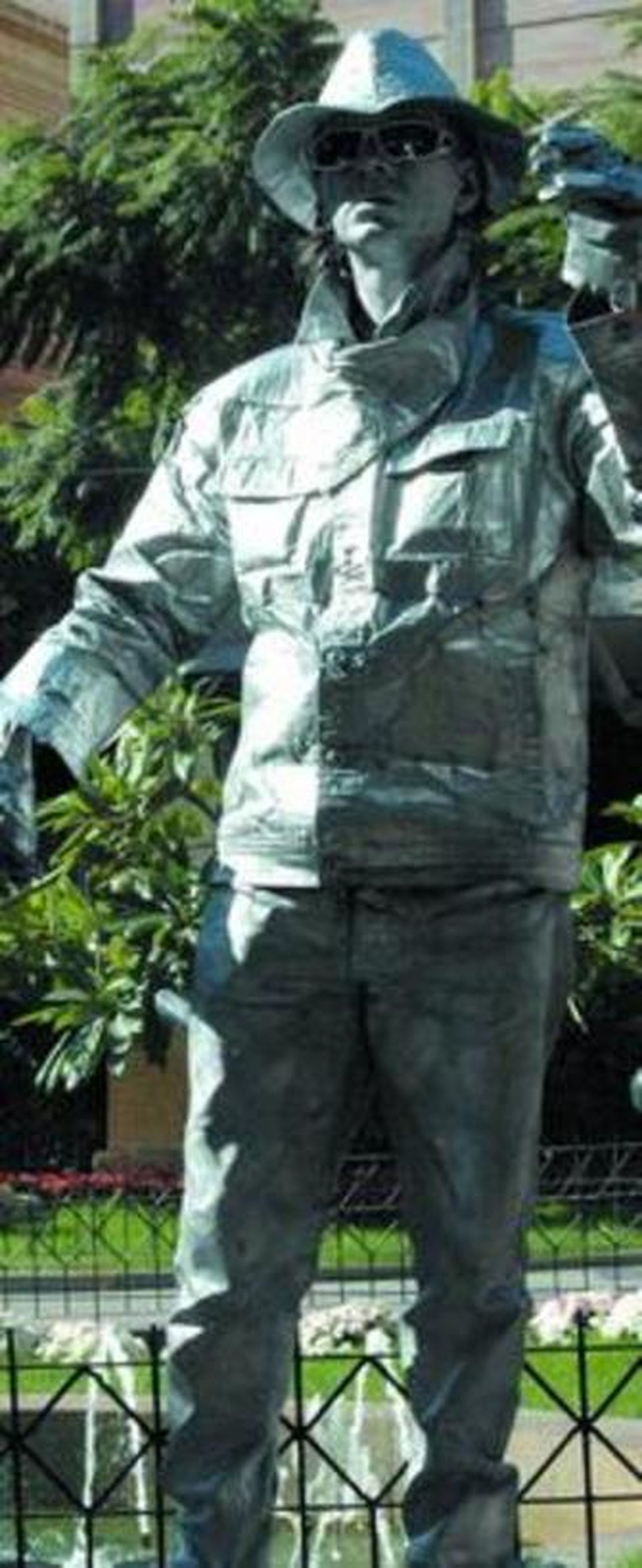 Joshef Gardián disfrazado de mimo en Almería.