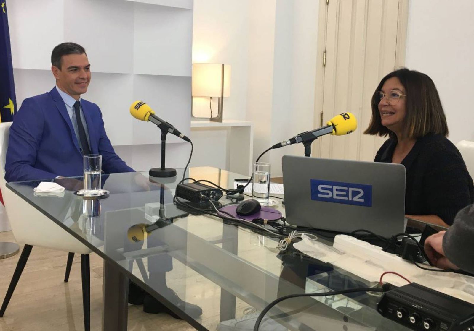 Pedro Sánchez, entrevistado por Angels Barceló para la Cadena Ser.