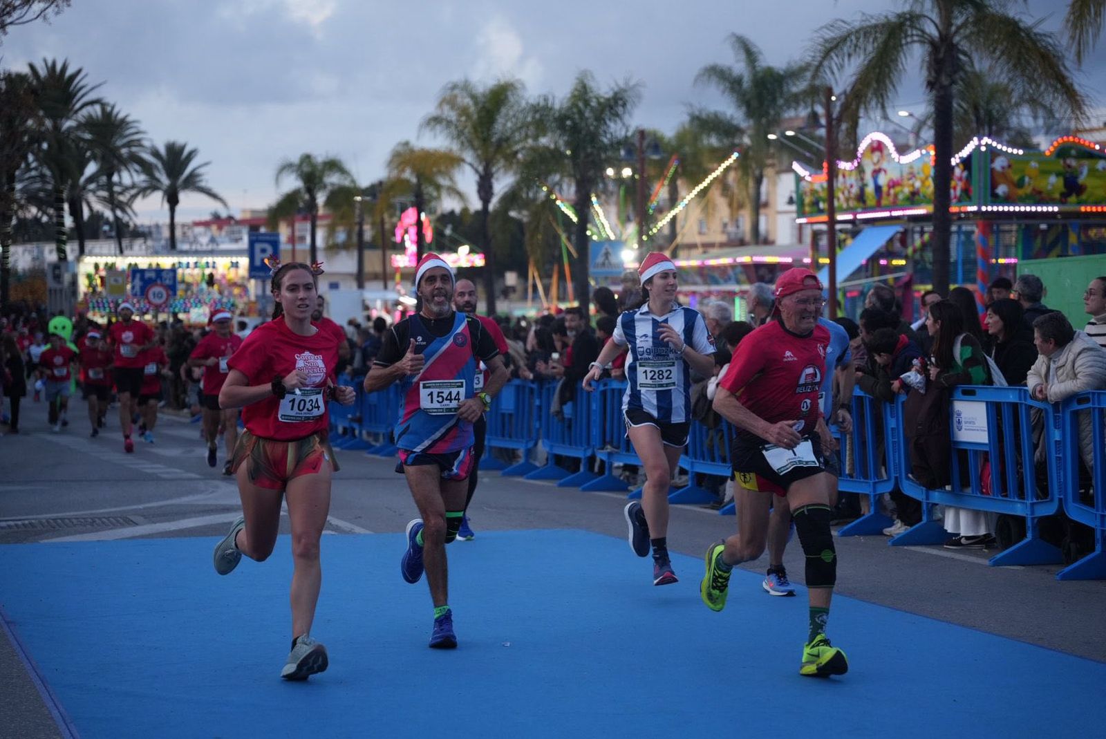 Imágenes de la XII Carrera San Silvestre Chiclanera