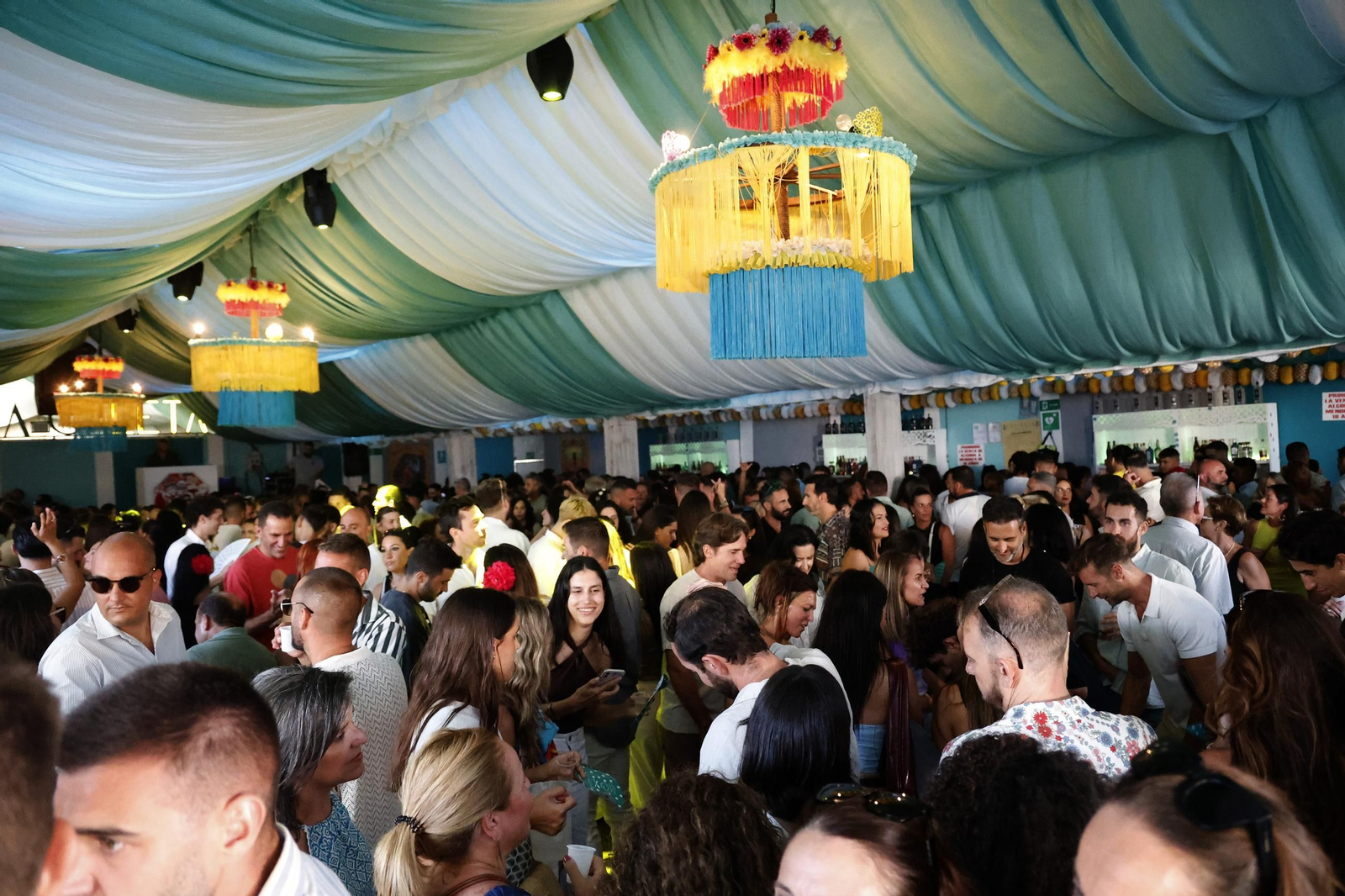 Búscate en las fotos del miercoles en la Feria de Tarifa 2025