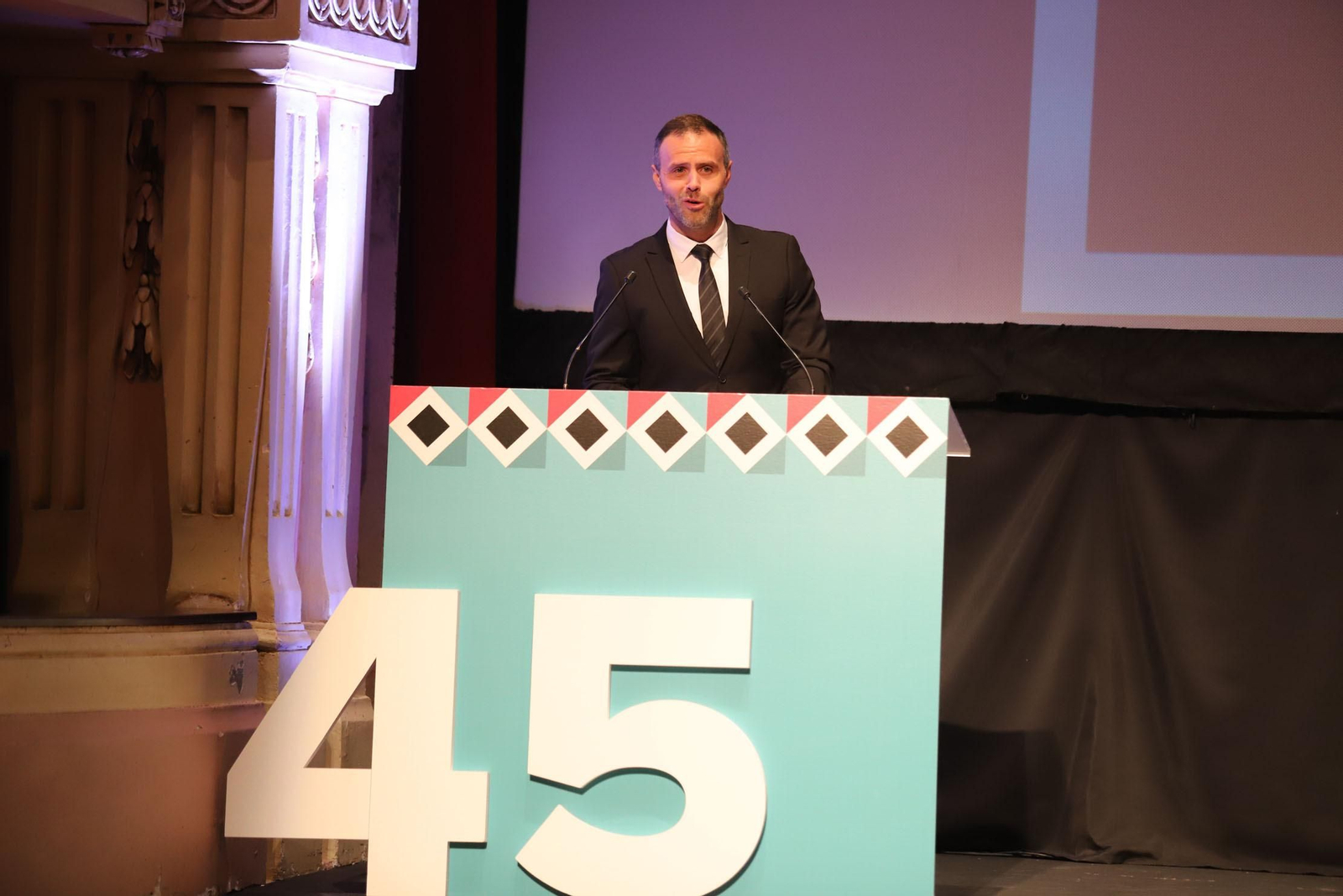 El peruano Francisco J. Lombardi recibe el premio Ciudad de Huelva del Festival de Cine Iberoamericano