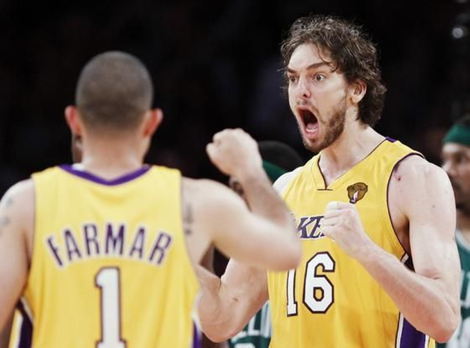 Los Angeles Lakers se alzaron con su decimosexto anillo tras vencer a Boston Celtics (83-79) en el séptimo partido de la final de la NBA.

Foto: Agencias