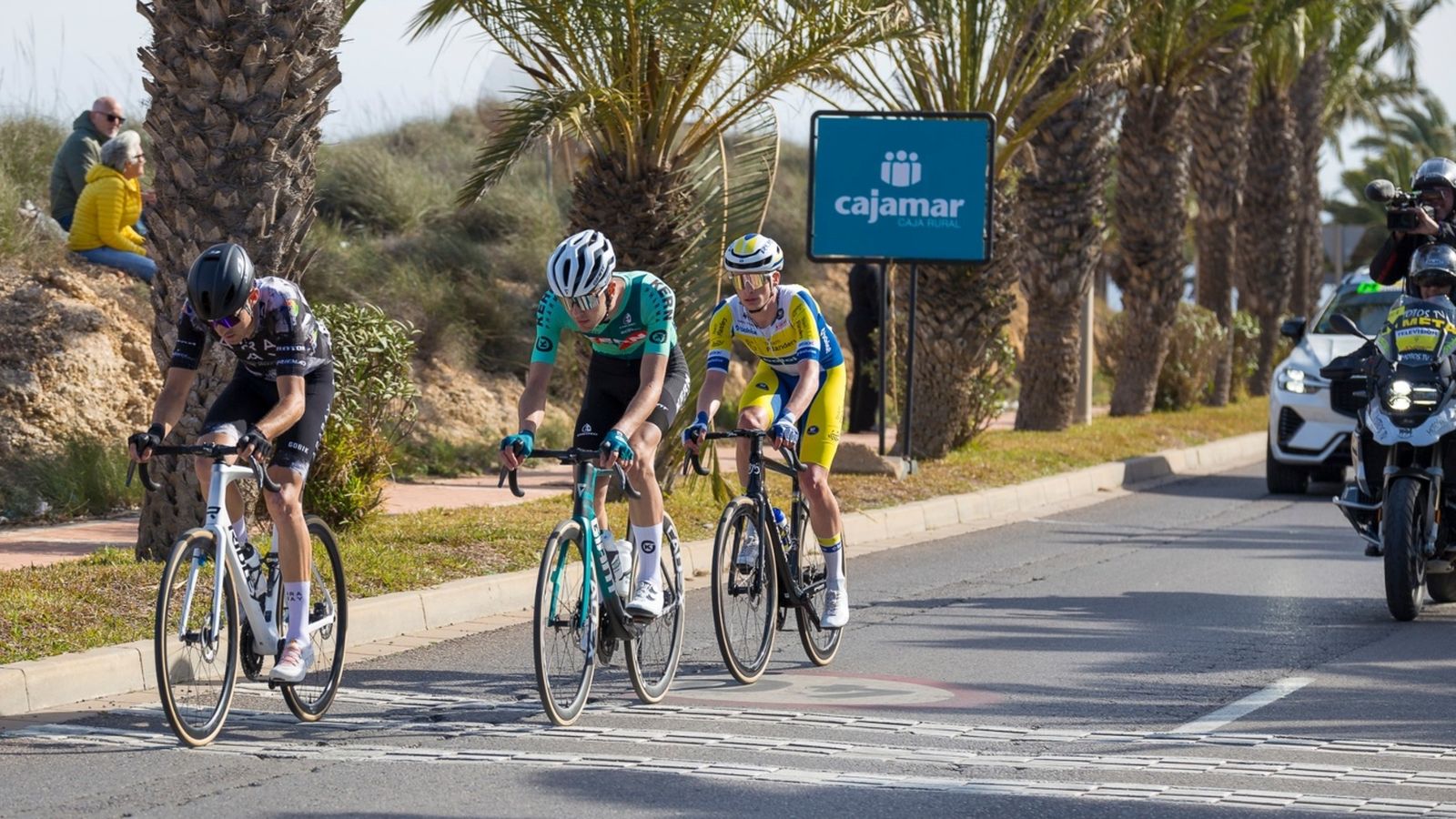 Cajamar, una de las instuticiones más vinculadas a la Clásica de Almería.