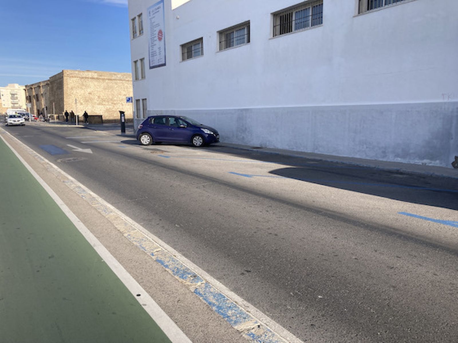 Así son los complicados accesos a los colegios de Cádiz