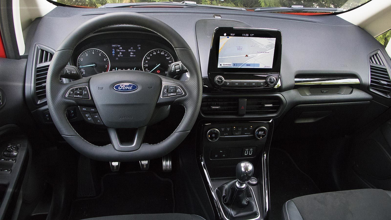 Algunos elementos del interior nos recuerdan al Fiesta.