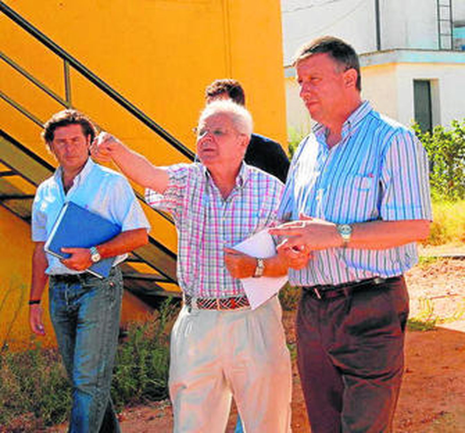 El alcalde Carmelo Romero visitó las obras acompañado por técnicos.