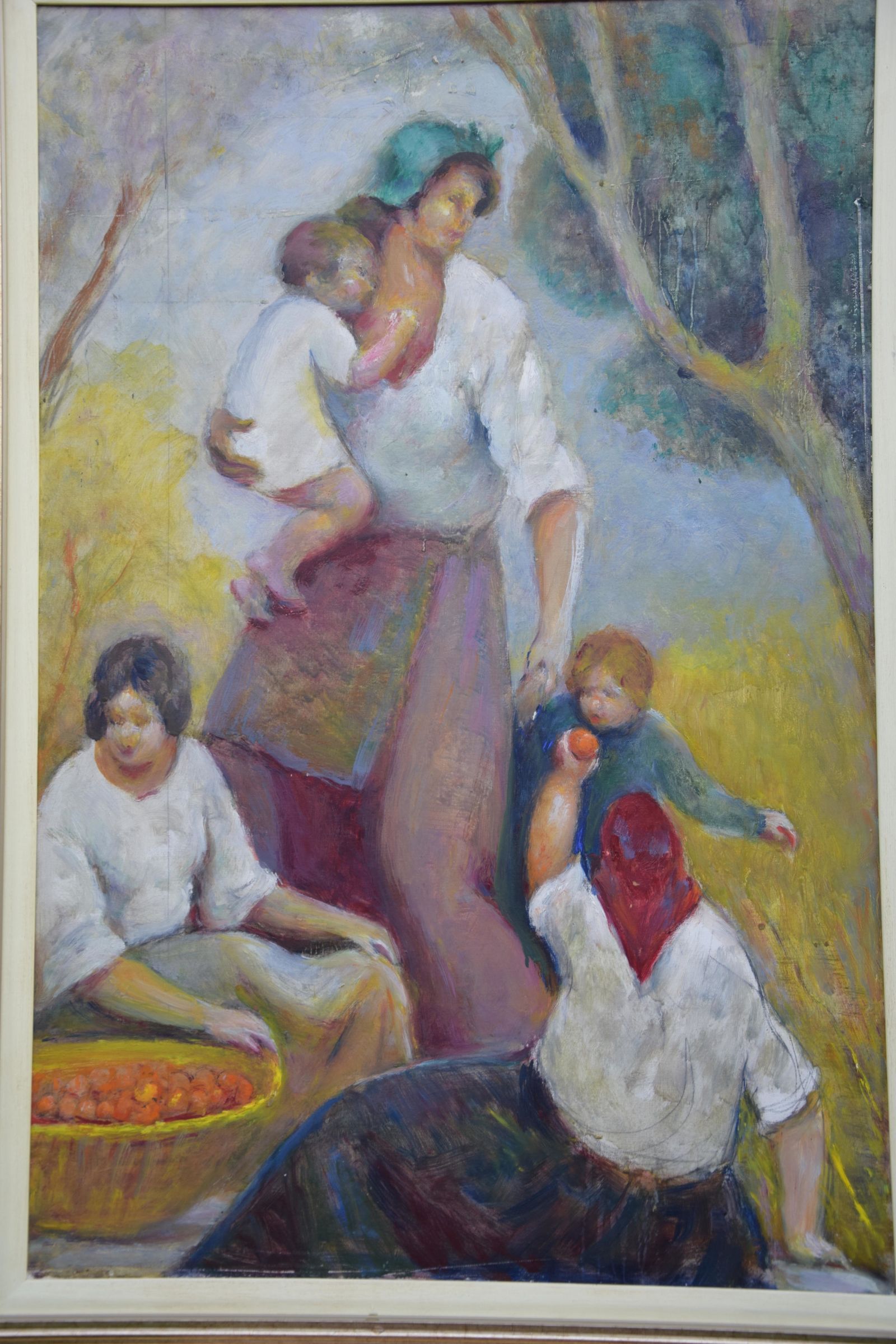 Las nueve obras donadas por la familia de Rafael Argelés al museo. 1. 'Mujer con fruta'. 2. 'Niña en moisés'. 3. 'Niña en el baño'. 4. 'Retrato de mi madre'. 5. 'Niña con cacharro'. 6. 'Gitana amamantando'. 7. 'Militar'. 8. 'Virgen y yacente'. 9. 'Descendimiento'. 10. La teniente de alcalde delegada de Cultura, Pilar Pintor, junto a dos alumnas de la Escuela municipal de música, danza y teatro José María Sánchez Verdú en una interpretación de las obras de Rafael Argelés. Las tres, ante 'Las Gitanillas', que ya se expone en el museo municipal.