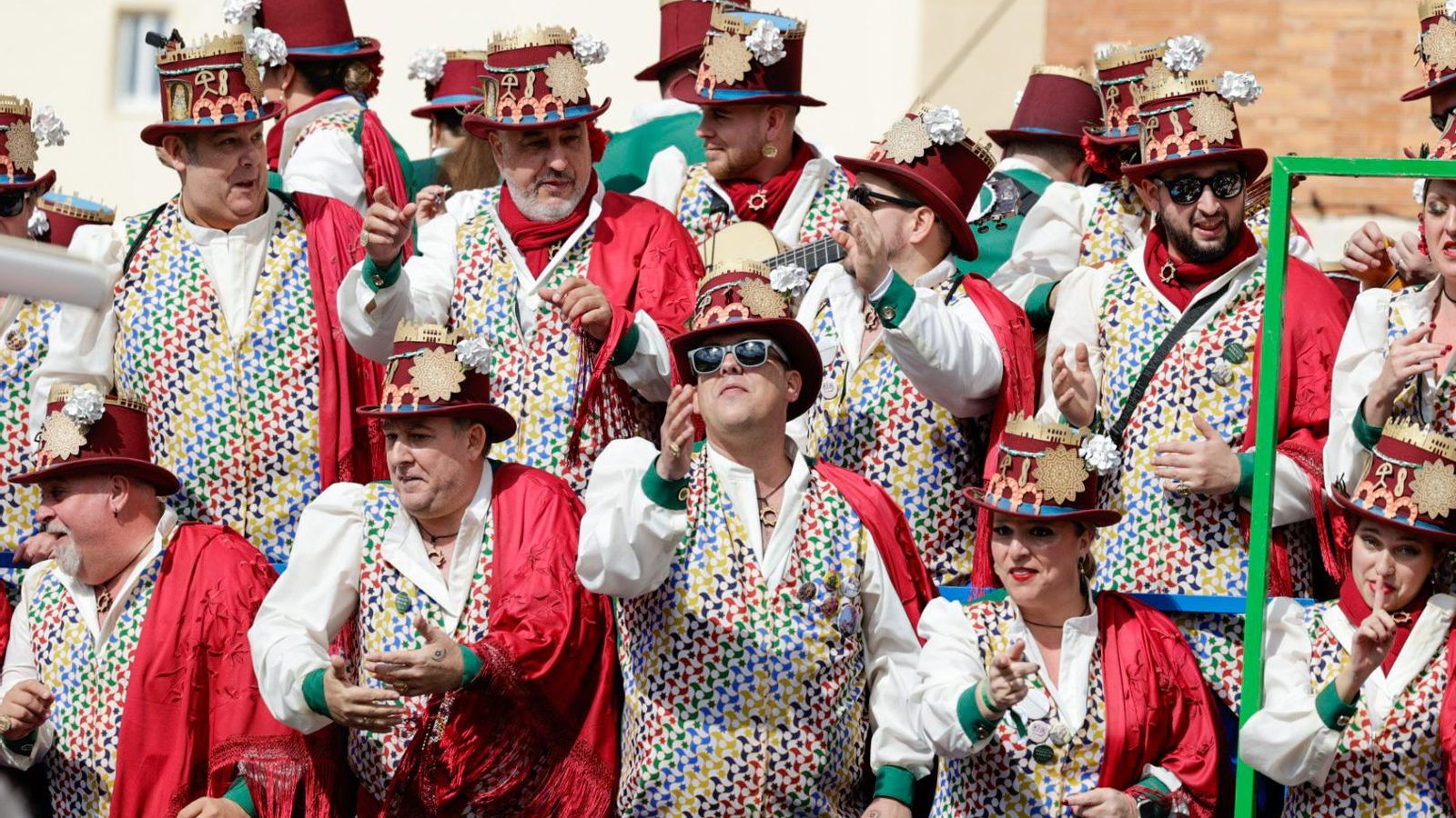Las mejores imágenes del primer domingo de Carnaval de Cádiz