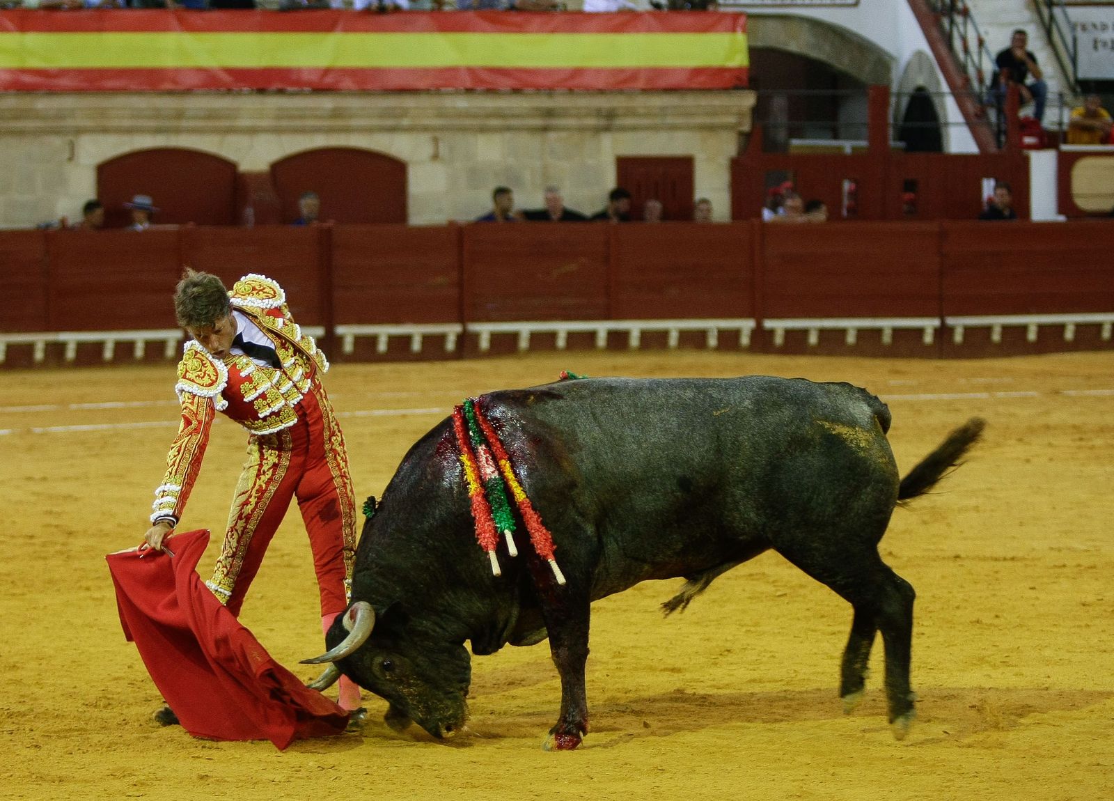 Las imágenes de la corrida de toros en El Puerto con Escribano, Morilla y Pinar