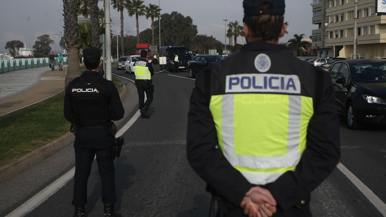 Control de la Policía Nacional en La Línea