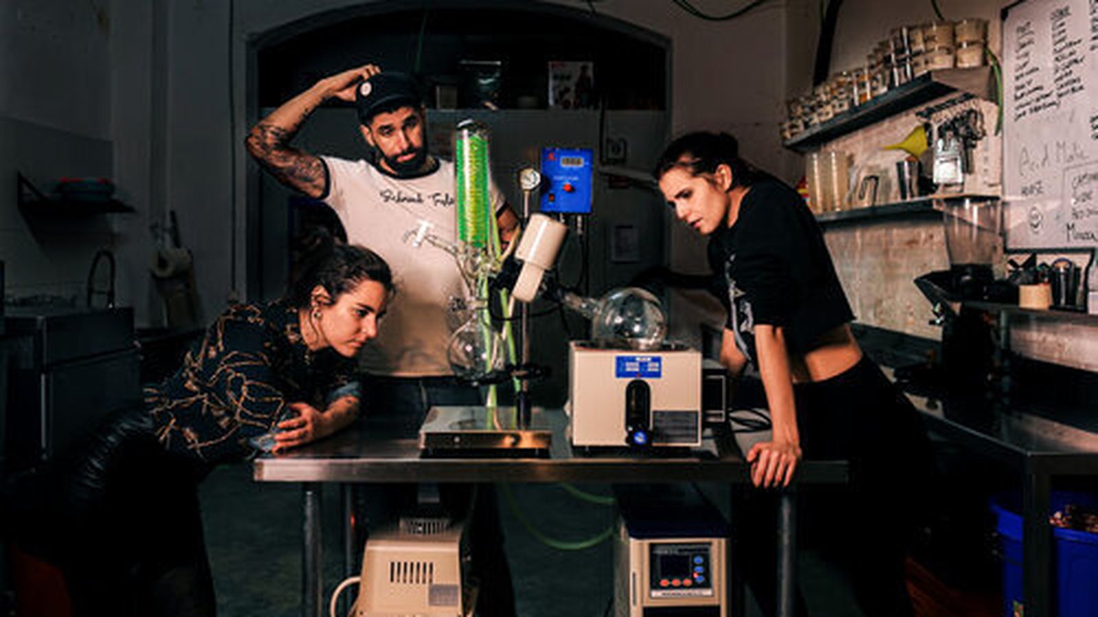 Un ambiente creativo y diferente en Two Schmucks Barcelona.