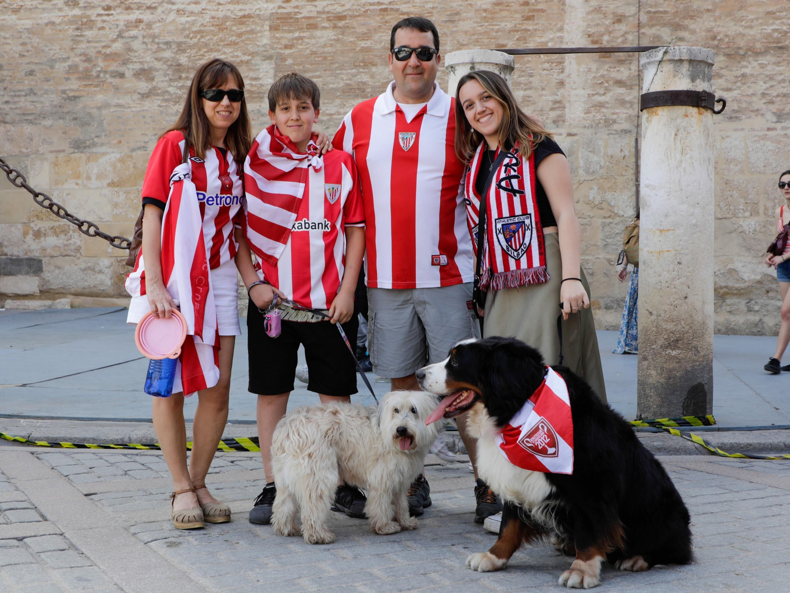 Las fotos de hinchas del Athletic y del Mallorca por Sevilla