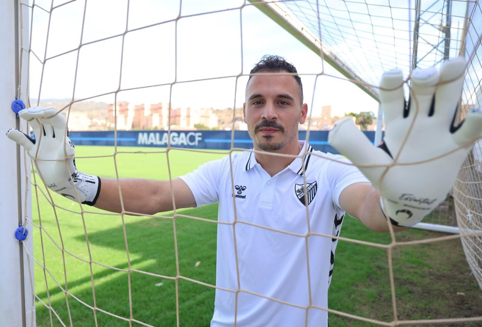 Las espectaculares fotos de Alfonso Herrero, portero del Málaga CF