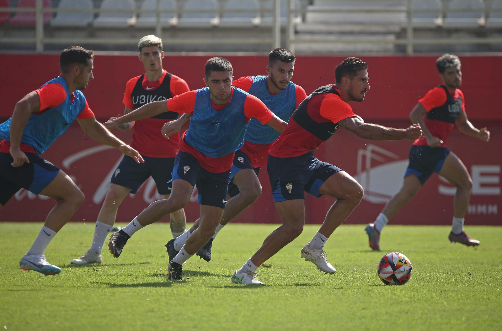 Fotos del entrenamiento del Algeciras CF en el estadio Nuevo Mirador