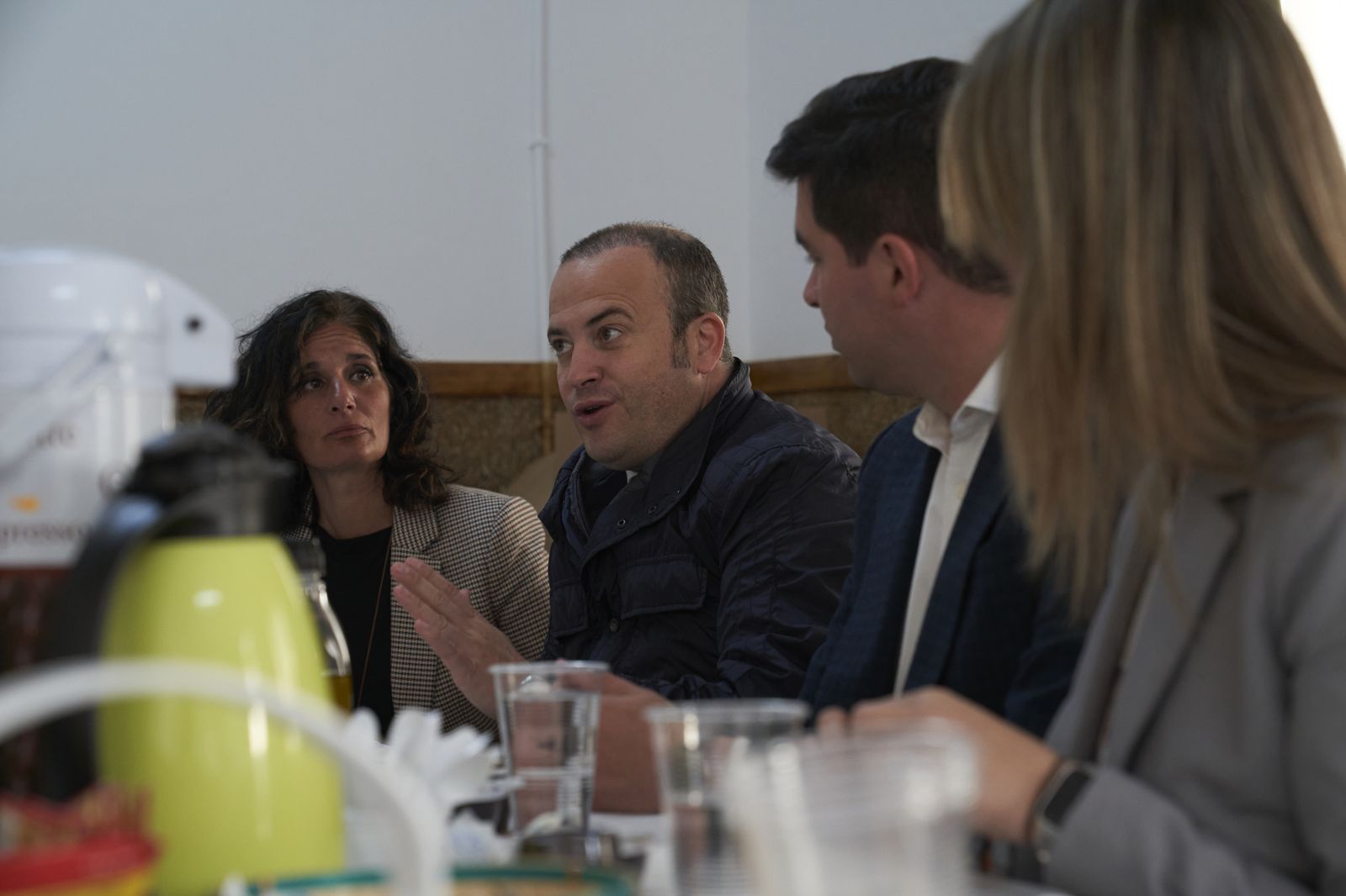 Julio Díaz en una reunión con los regantes del Condado.