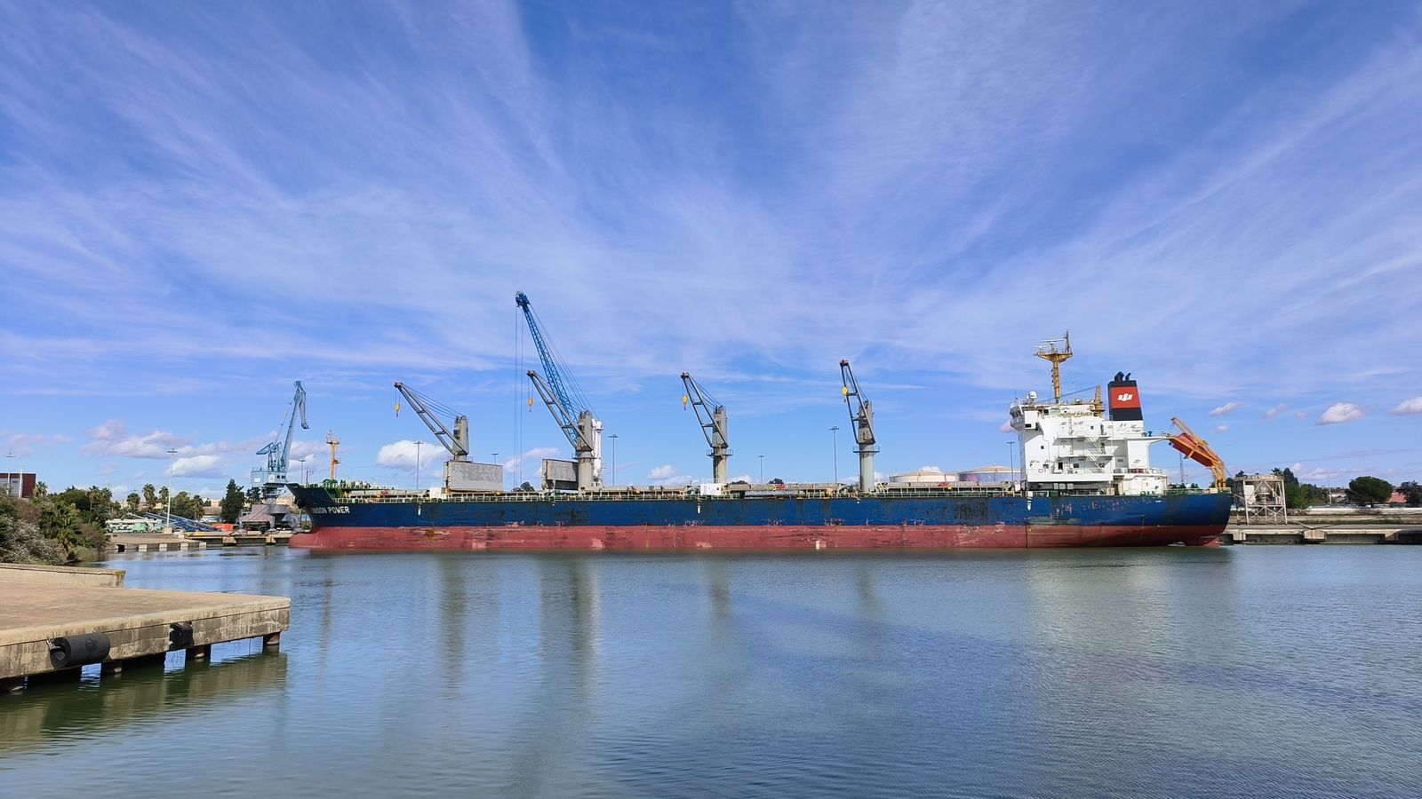 Llegada del UNISON POWER al Puerto de Sevilla.