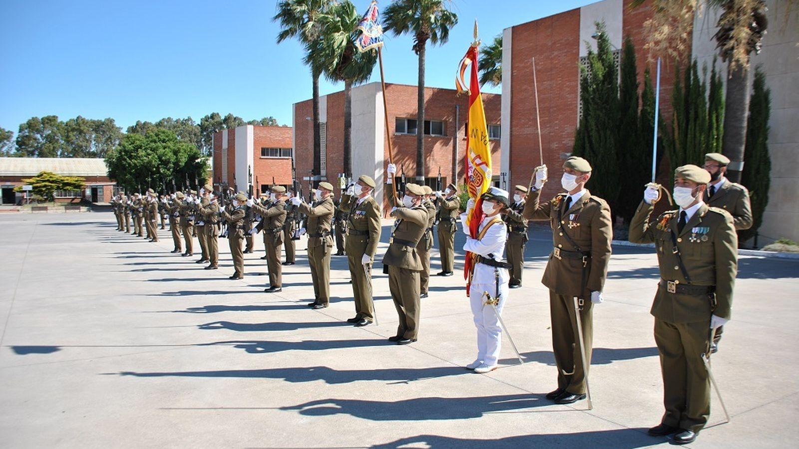Formación durante el acto celebrado en el CEFOT-2.