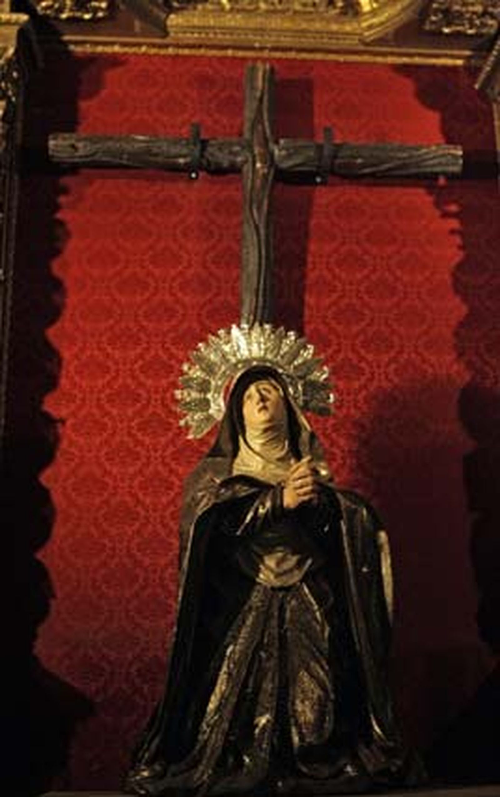 Del salón en el ángulo oscuro...