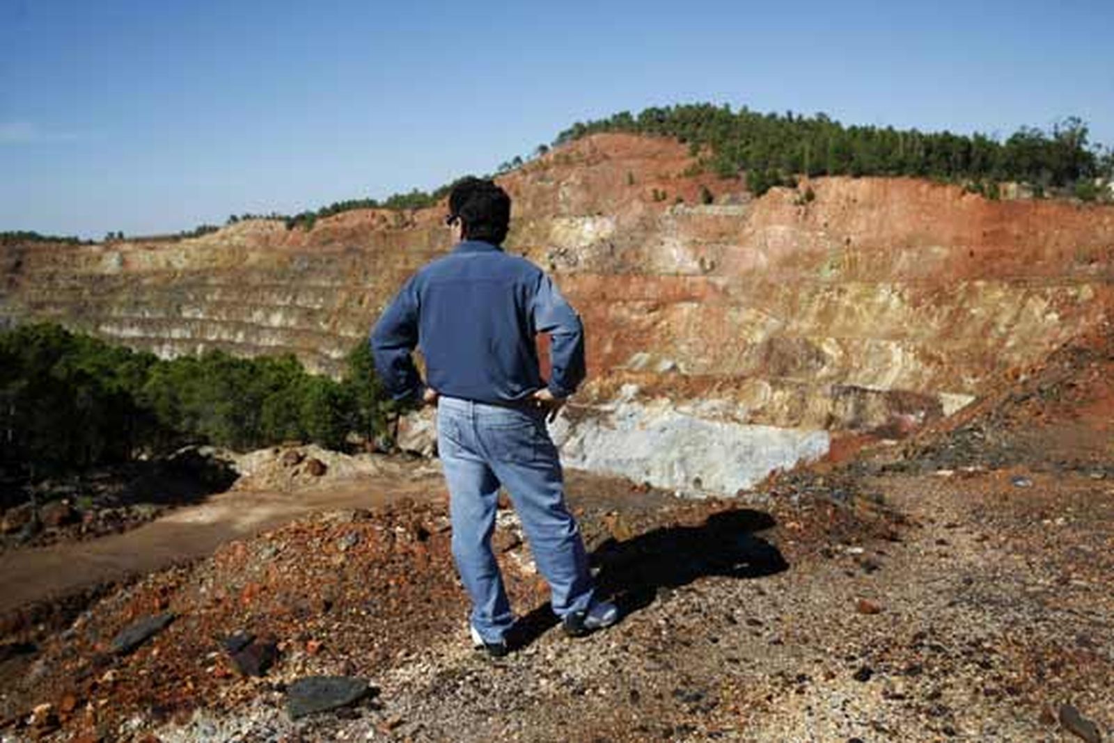 La Cuenca Minera de Huelva espera la recuperación de la explotación de Riotinto para que se le devuelva el esplendor a una comarca azotada por el paro

Foto: Fito Carreto