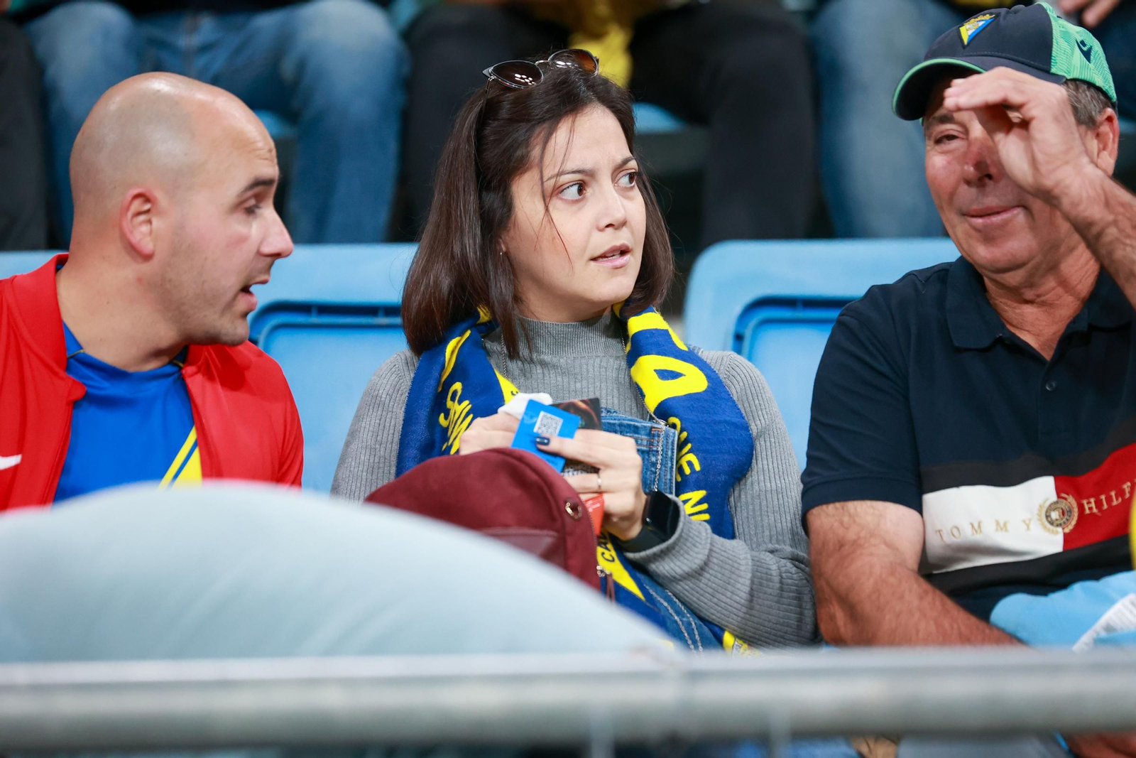 Búscate entre las imágenes del partido de fútbol entre Cádiz CF y Deportivo