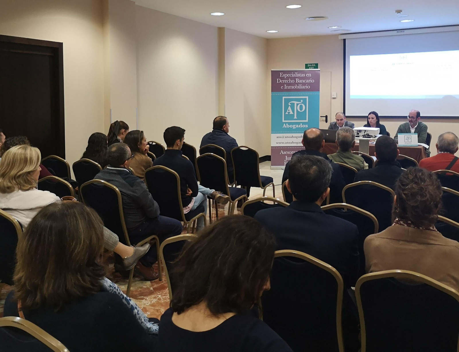 Una de las reuniones de ATO Abogados en la provincia.