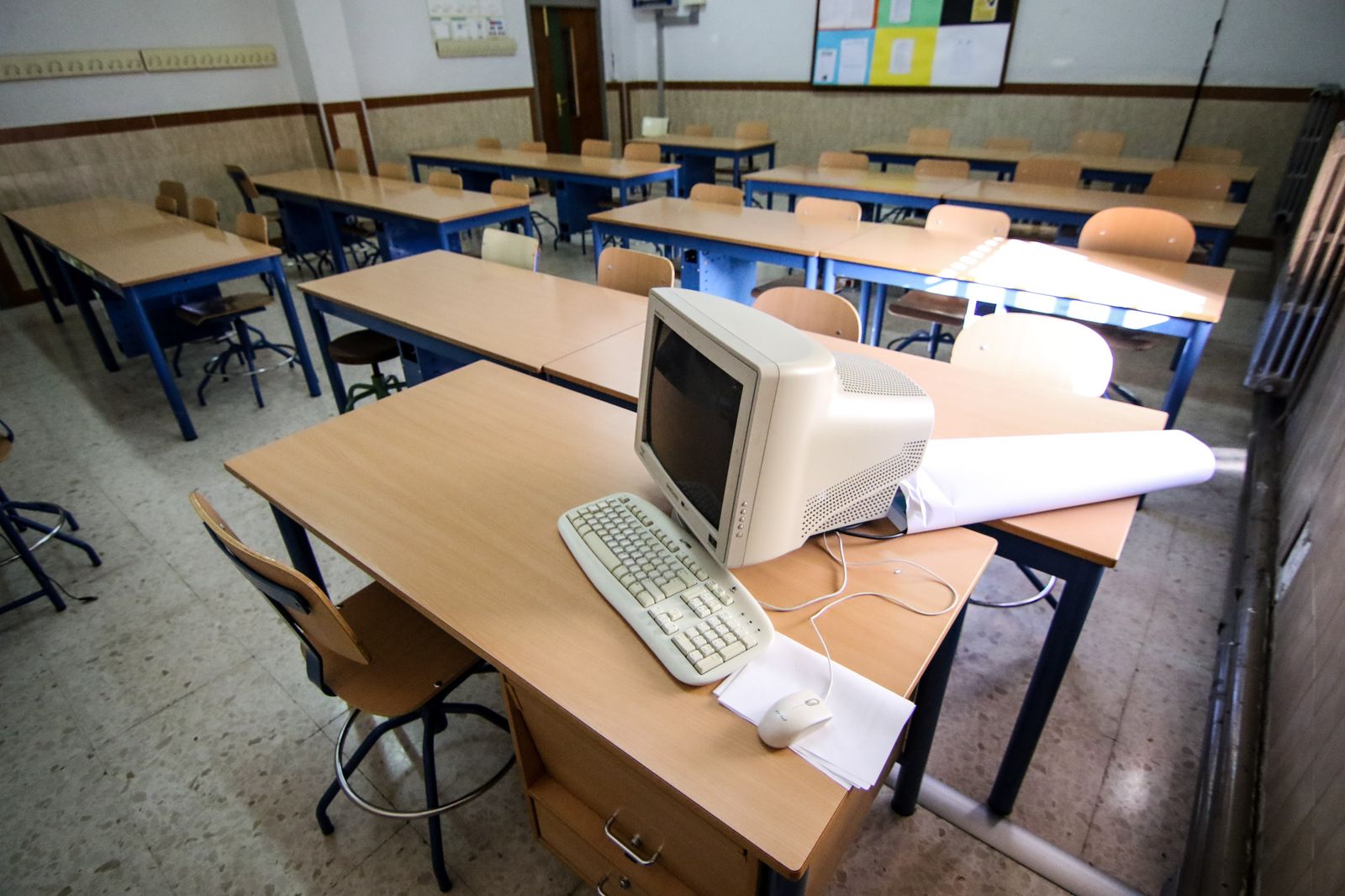 Imagen de archivo de un aula vacía.