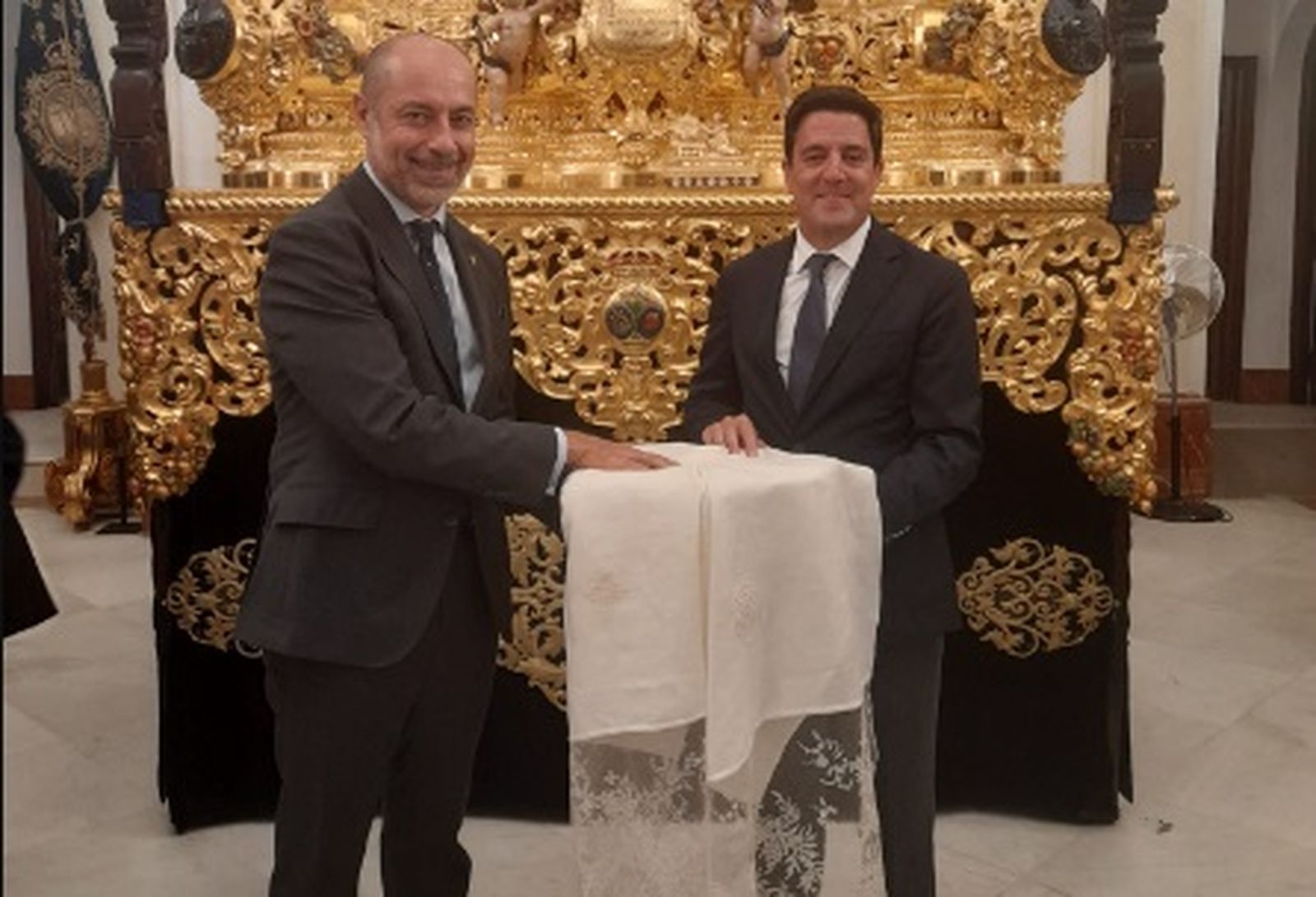 Acto de entrega de este presente en la noche de este miércoles