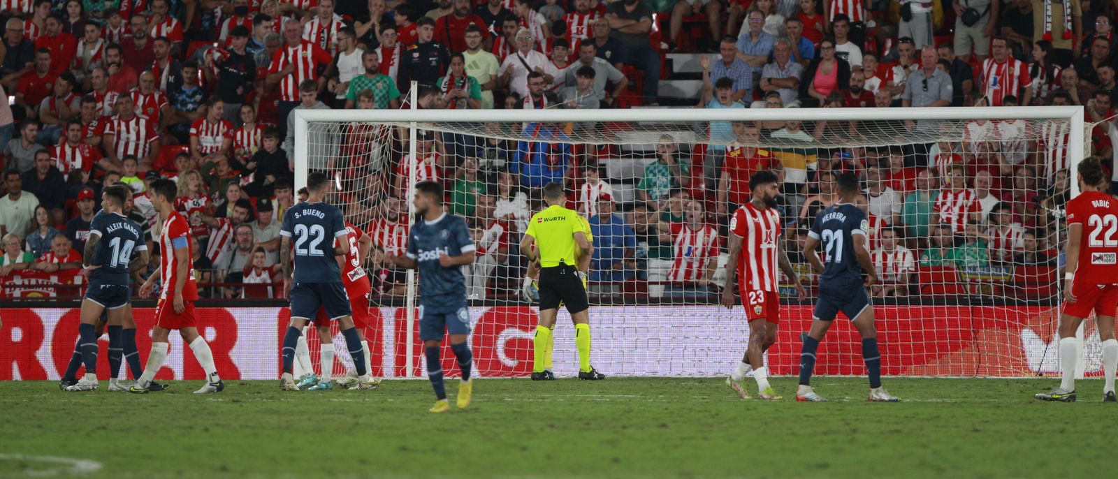 Imágenes del partido de fútbol U.D. Almería-Girona F.C.