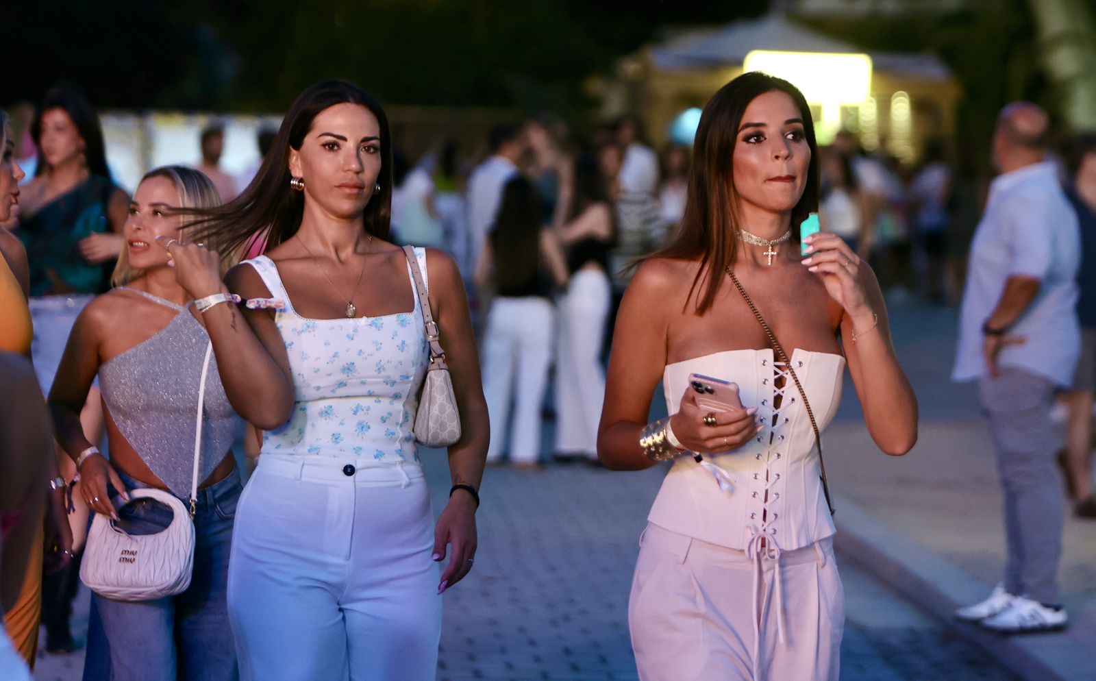 Búscate en el concierto de Maluma