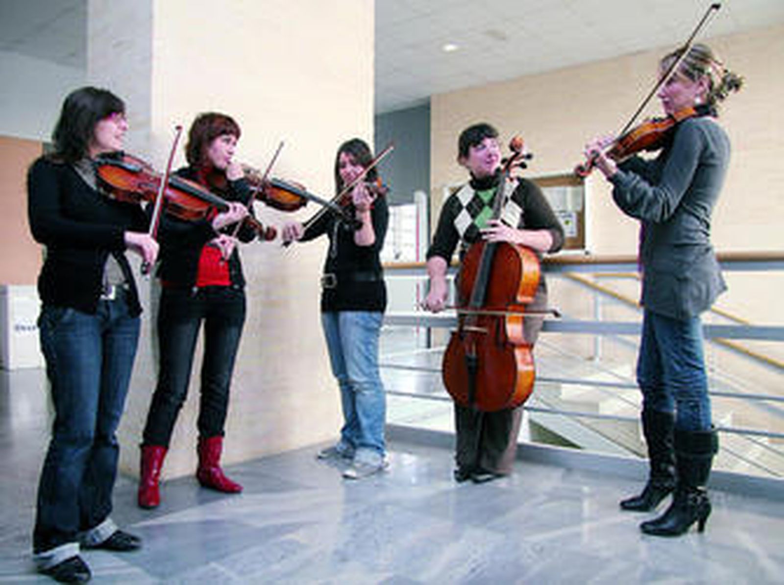 Rap de la mano de 'Nueva Era Monster'