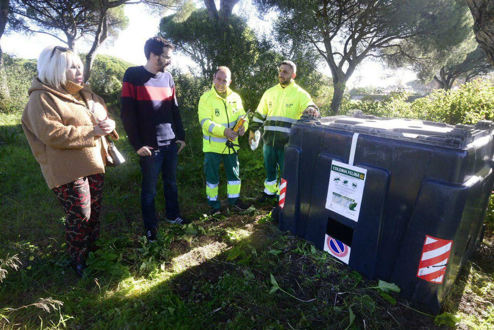 Adelante El Puerto pide explicaciones tras la retirada de los contenedores refugio para colonias felinas.