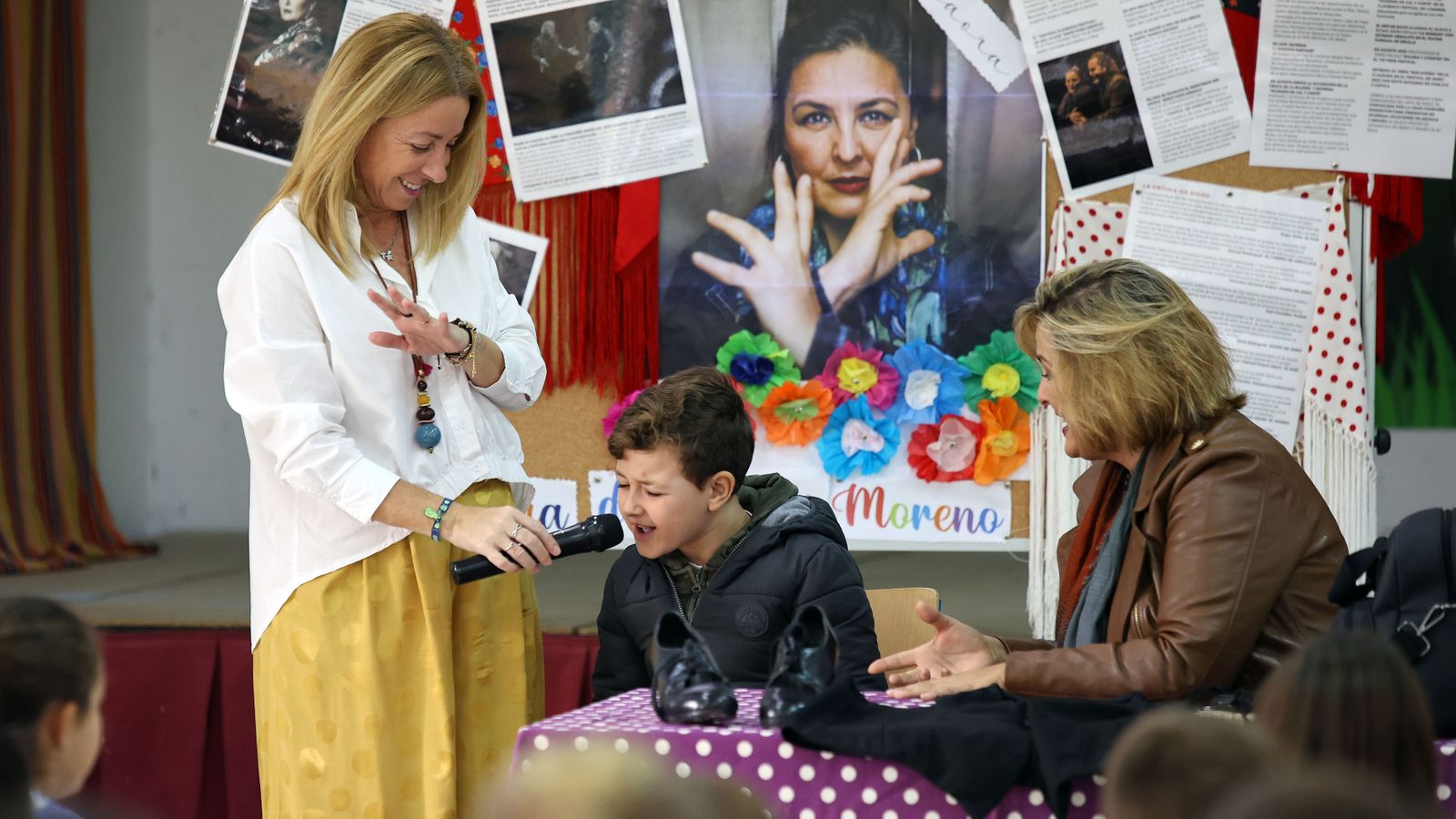 Día del flamenco: María del Mar Moreno en el CEIP Arana Beato