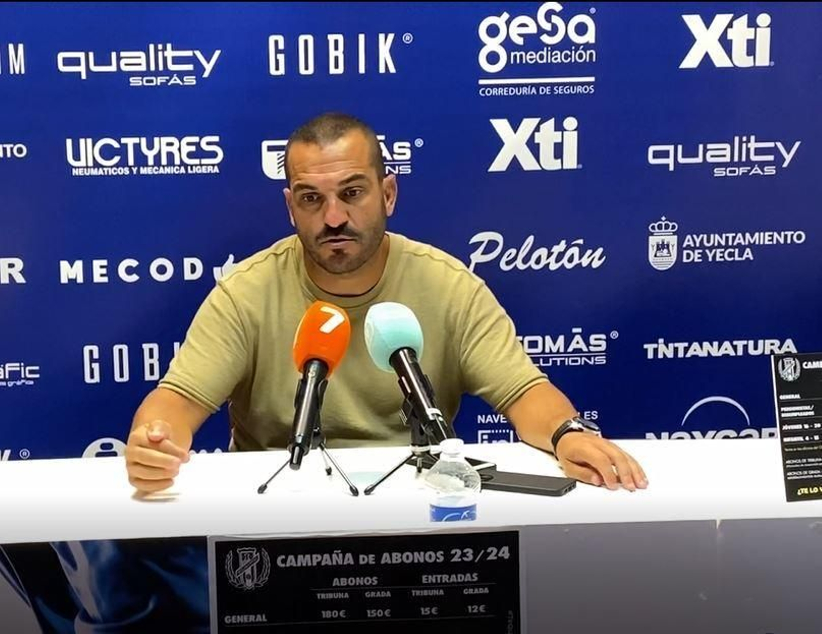 Adrián Hernández, entrenador del Yeclano Deportivo