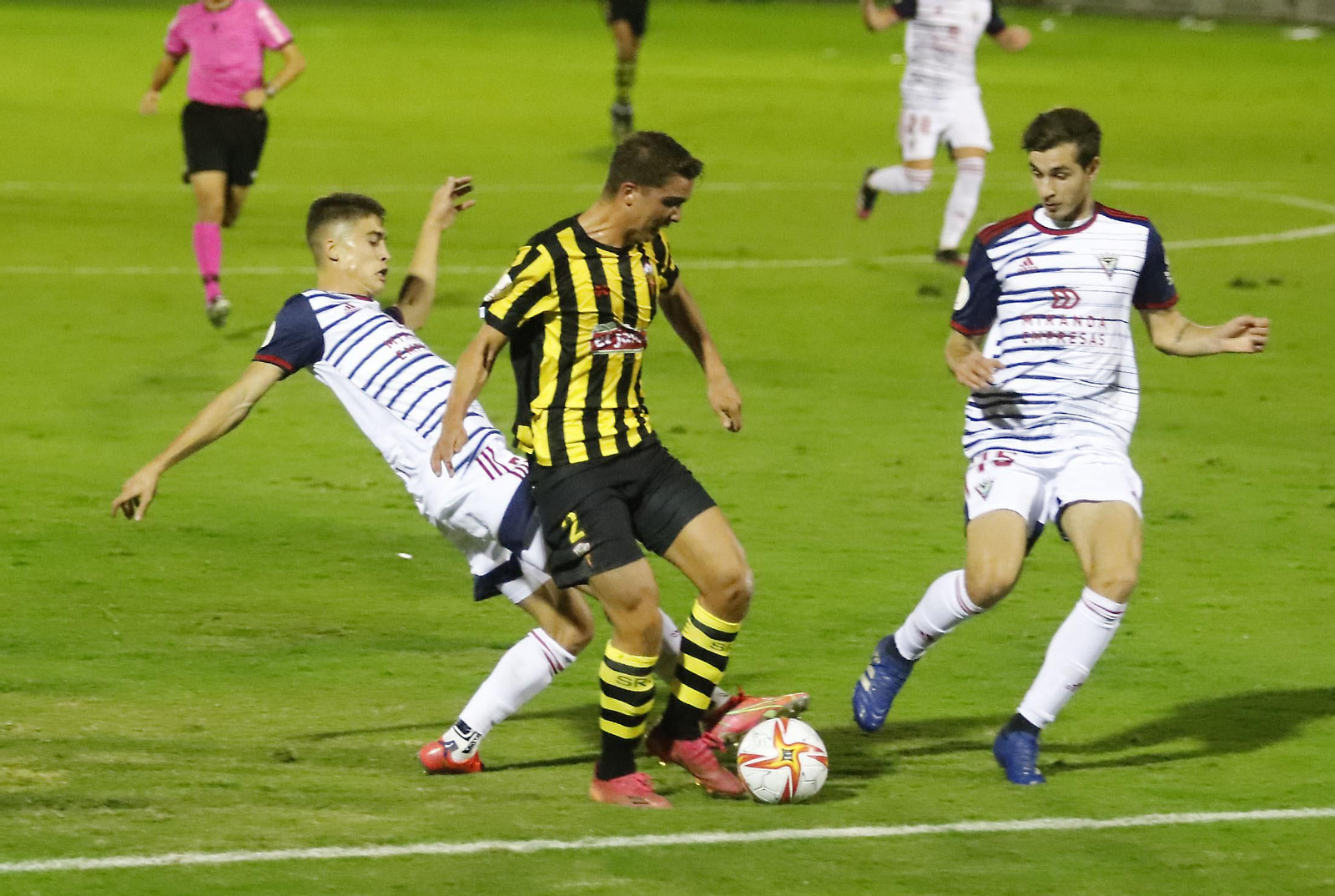 Imágenes del encuentro de Copa del Rey entre el San Roque de Lepe y el Mirandés