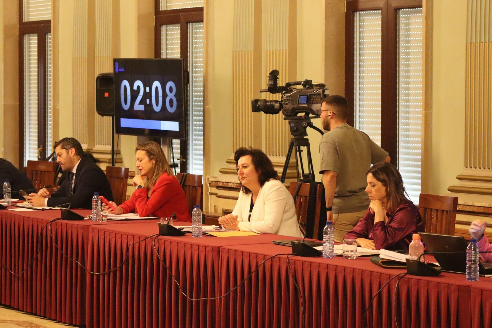 El alcalde Gabriel Cruz despide el último Pleno agradeciendo a los 27 concejales su "trabajo decidido por Huelva"