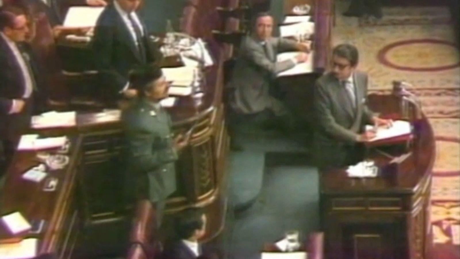 El 23-F: el día que hizo temblar la democracia