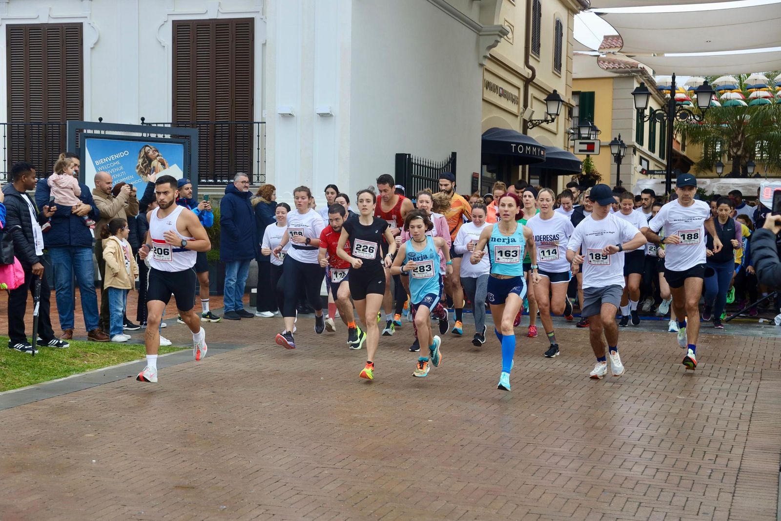 La Carrera por el Día Internacional de la Mujer en Málaga, en fotos