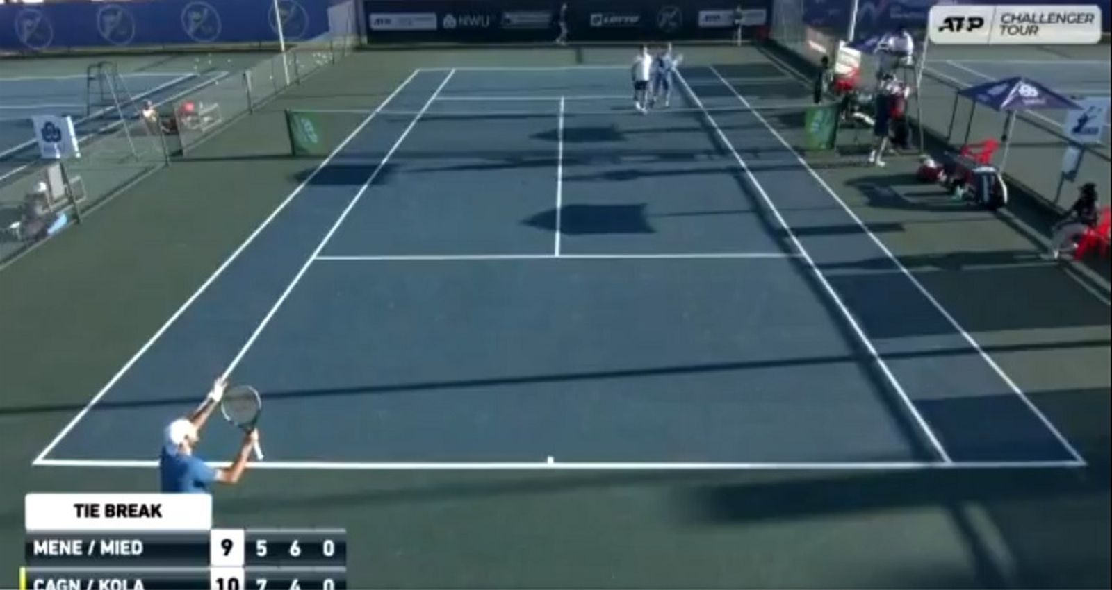 Adrián Menéndez protesta en Sudáfrica.