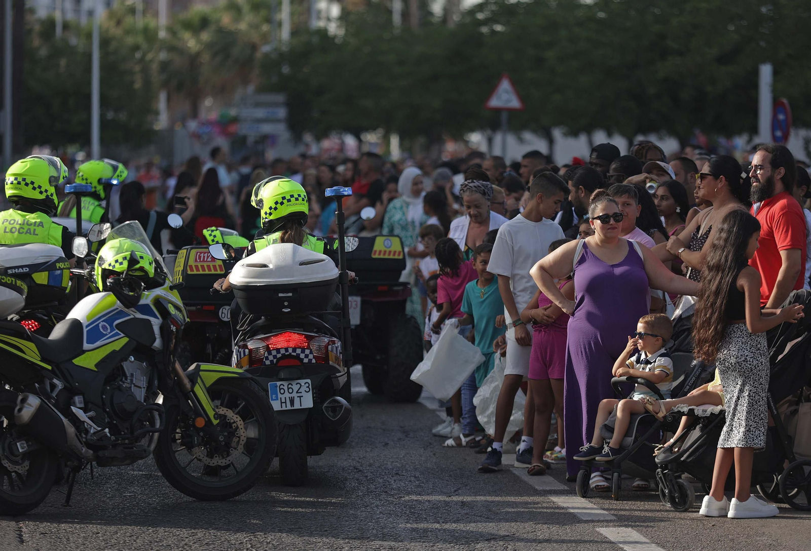 Búscate en las fotos de la cabalgata de la Feria Real de Algeciras 2025
