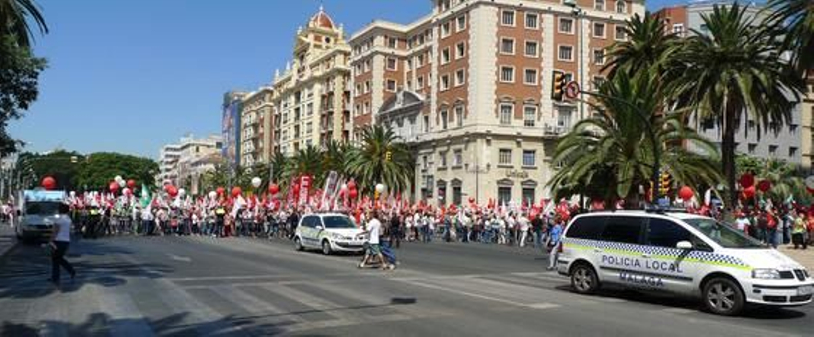 Huelga de funcionarios celebrada en Málaga contra el reajuste salarial impuesto por el Gobierno.


Foto: J.A.N.