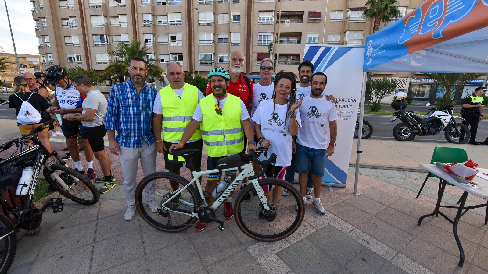 Marcha en bicicleta por la Semana de la Movilidad en La Línea, en imágenes