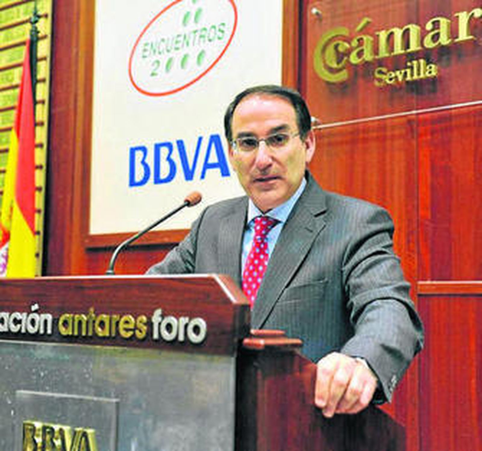 El presidente de la CEA, Rafael González de Lara.