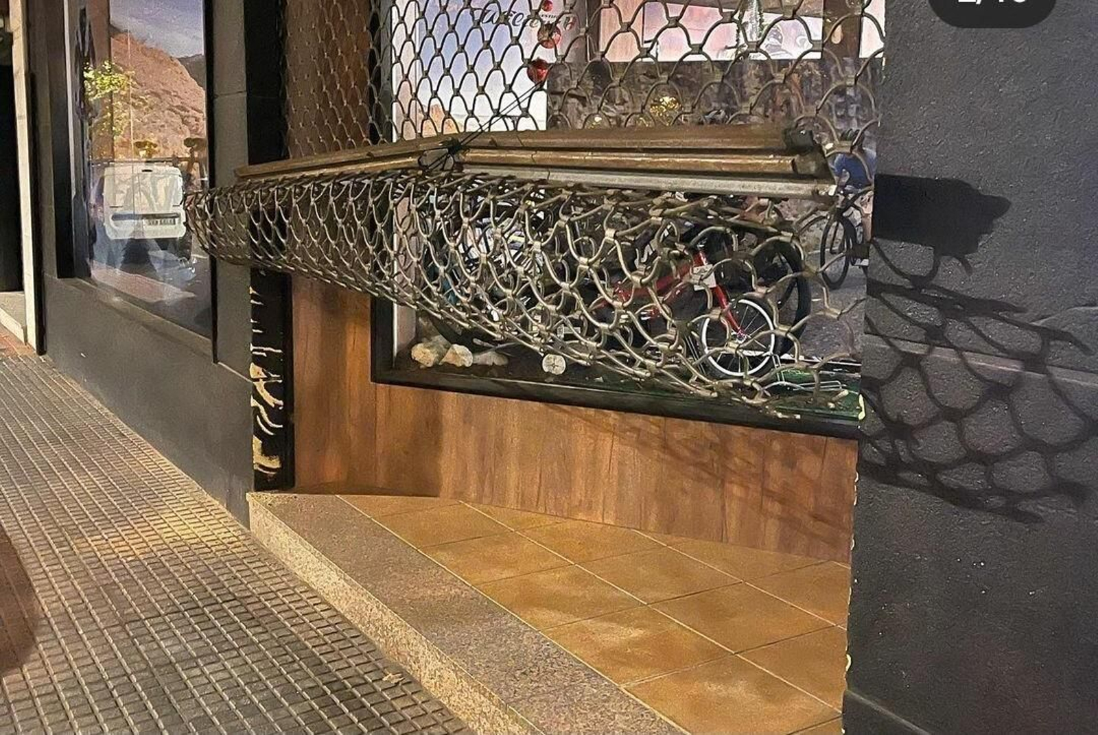 Robo en la tienda Titan Bike Shop.