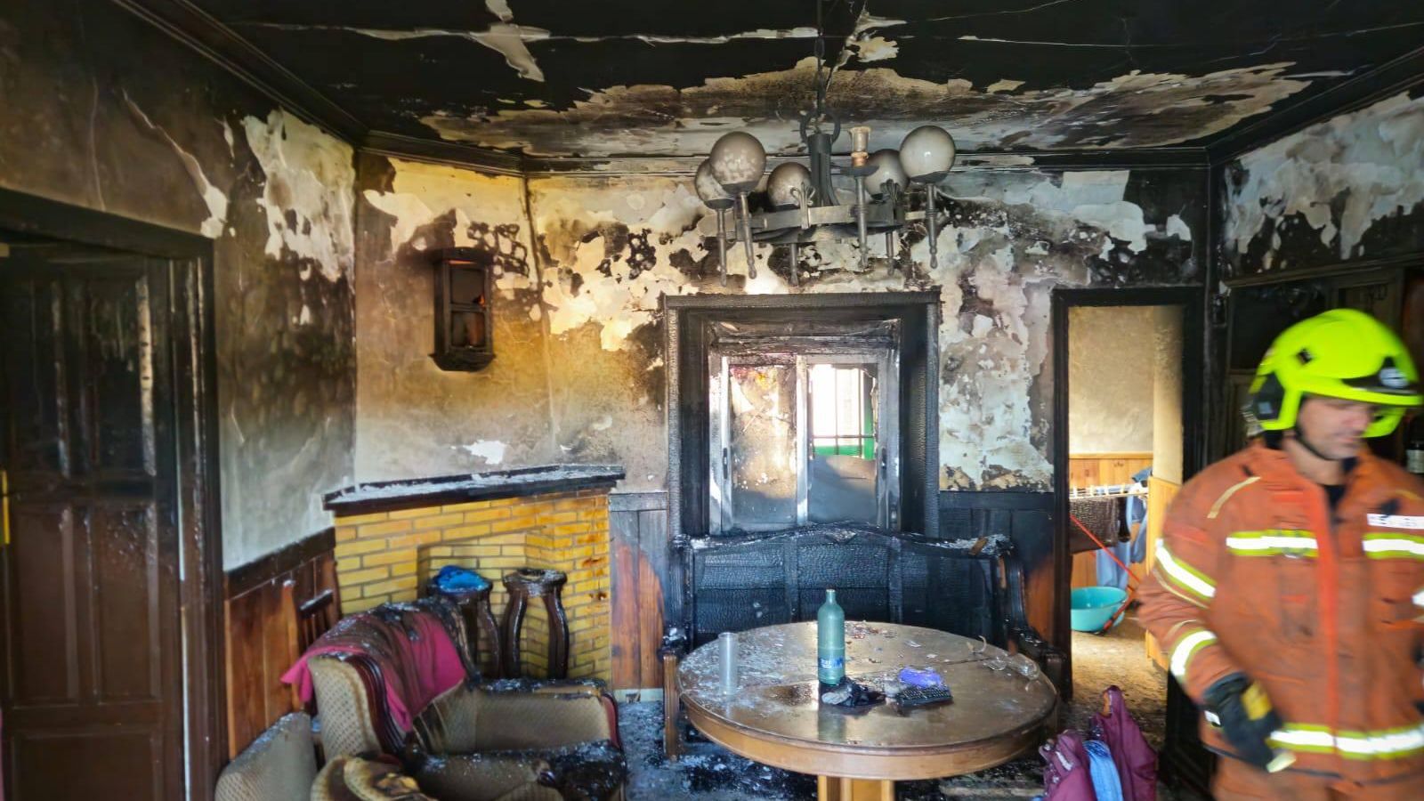 Estado del inmueble de Valdelamusa donde se originó el incendio.