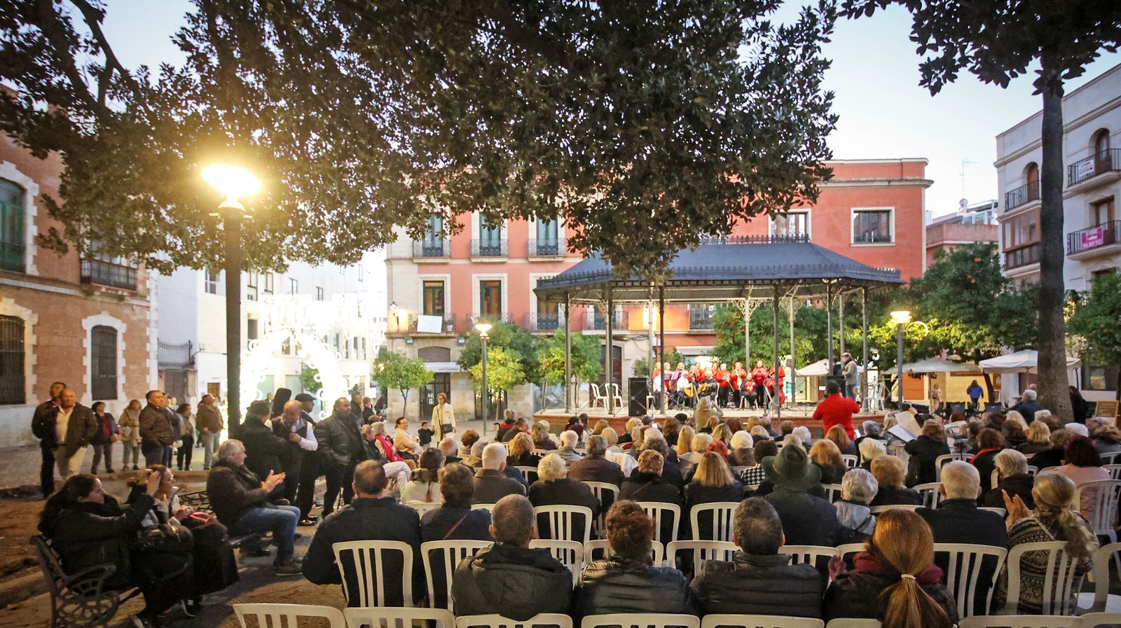 Los mayores de Jerez cantan a la Navidad