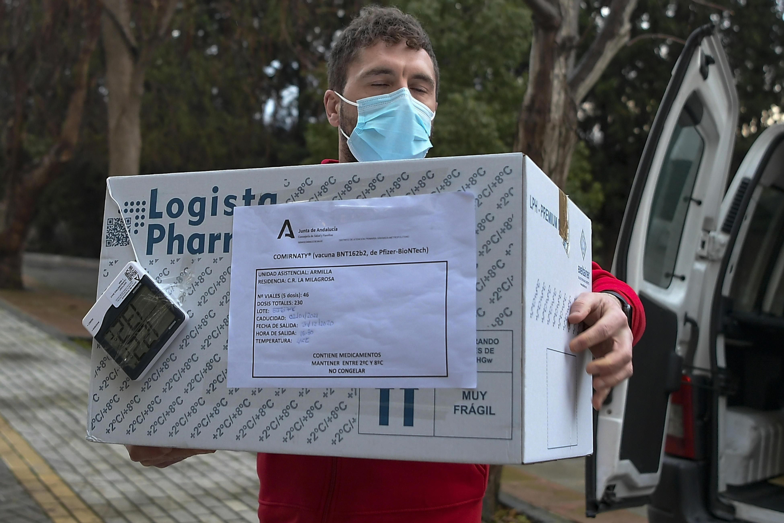 Fotos: segundo día de vacunas en Granada