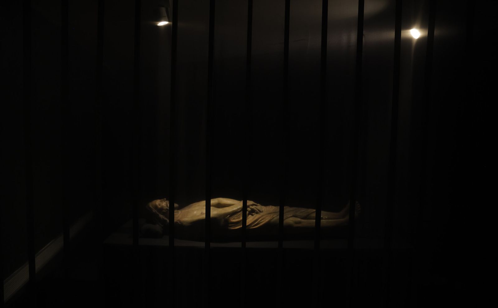 'Sanctus', la exposición del Santo Entierro de Sevilla, en imágenes