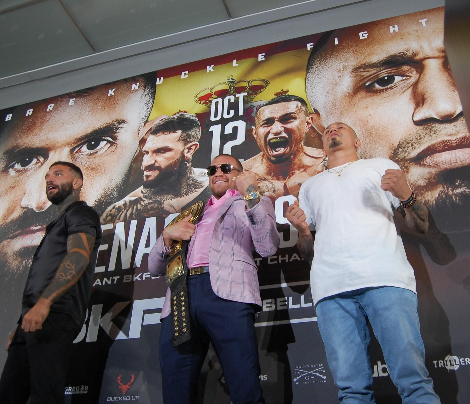 De izquierda a derecha, , Franco Tenaglia, Conor McGregor y Tony Soto. De izquierda a derecha, , Franco Tenaglia, Conor McGregor y Tony Soto.