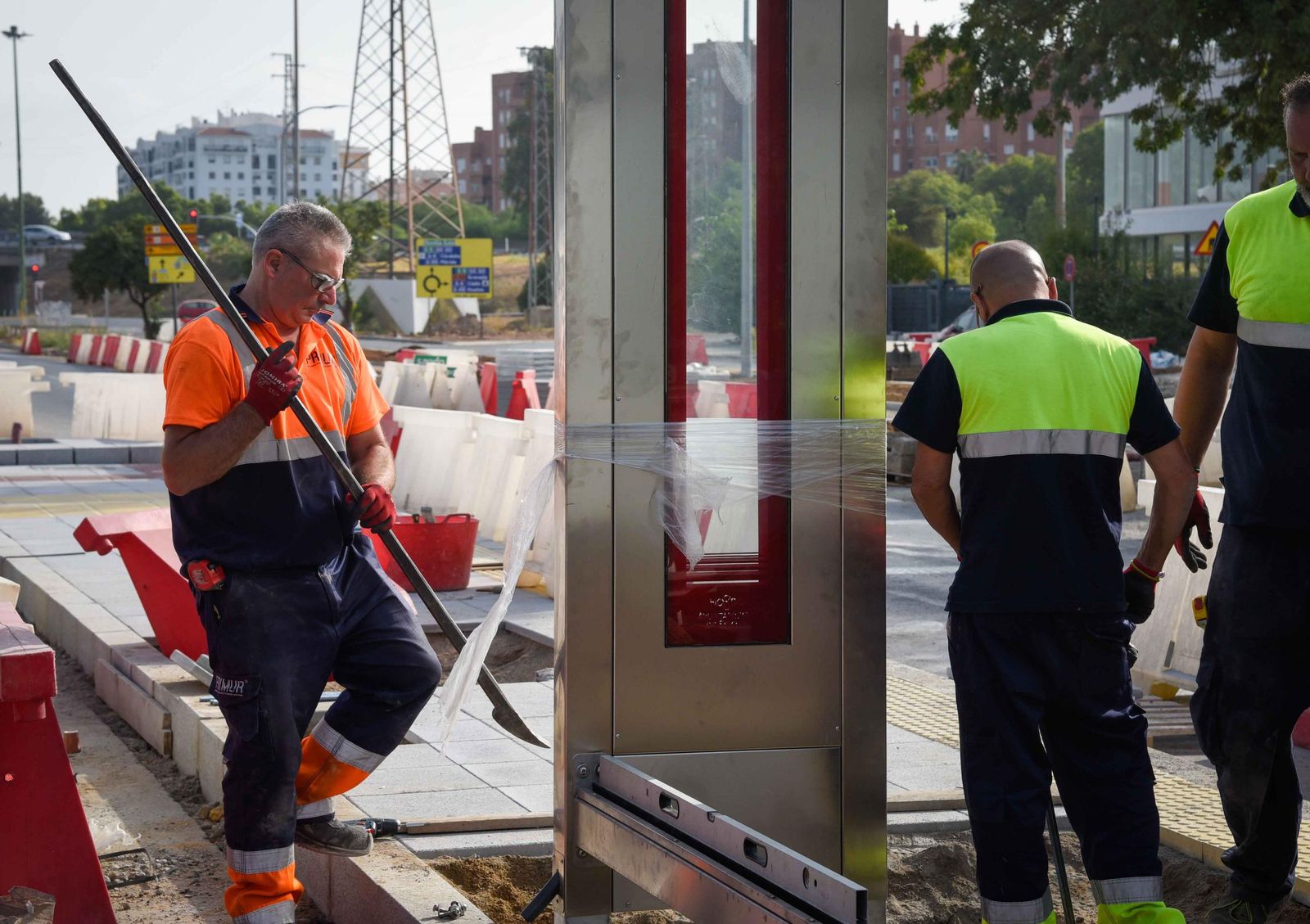 Fotografías de las obras en Sevilla Este por el tranvibús