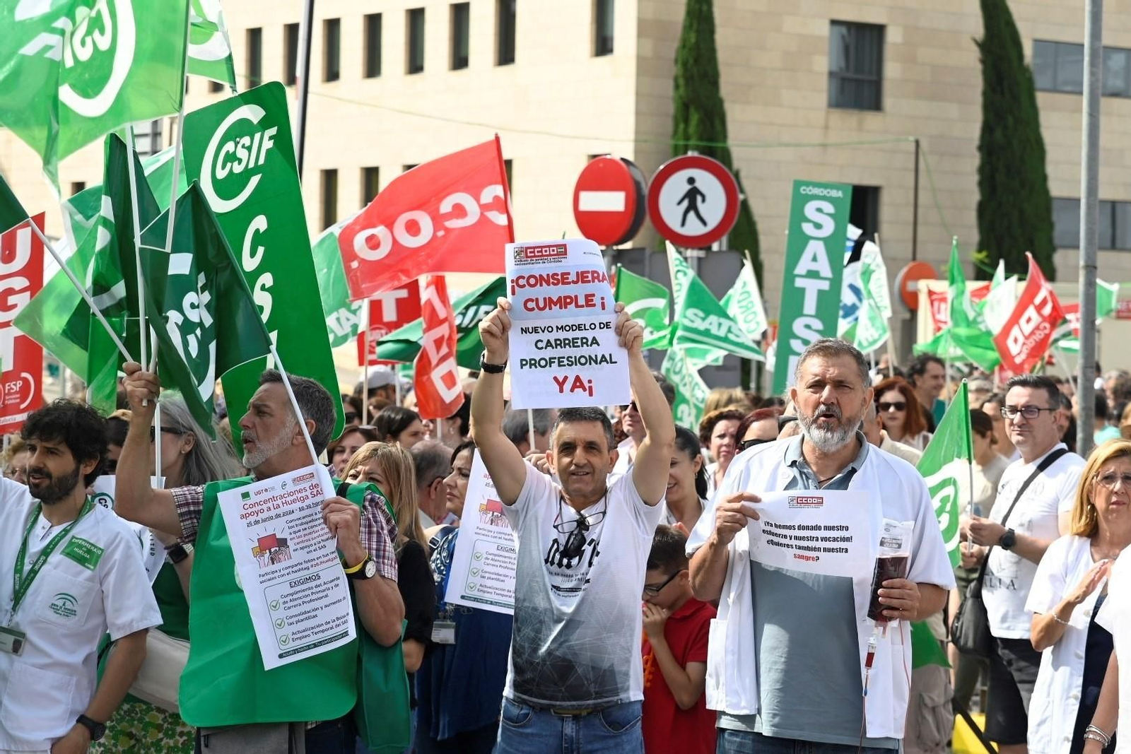 Las imágenes de la protesta de los sanitarios de Córdoba